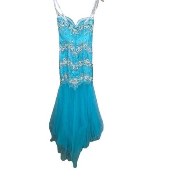 Tony Bowls Le Gala Light Blue Embellished Mermaid Gown Size 2 - Picture 3 of 15